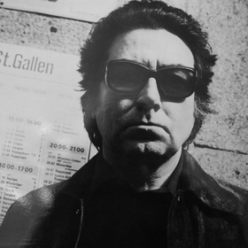 Tàpies - Comunicació Sobre El Mur / Communication Sur Le Mur